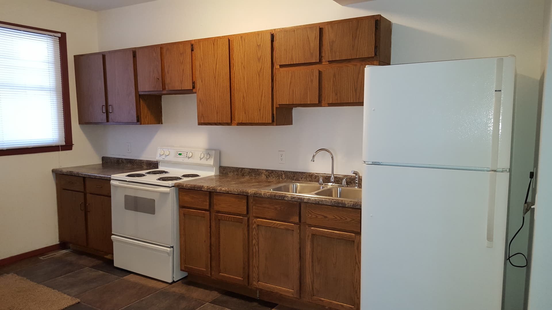 Sioux Falls Apartment: 209 S Lake Ave #2