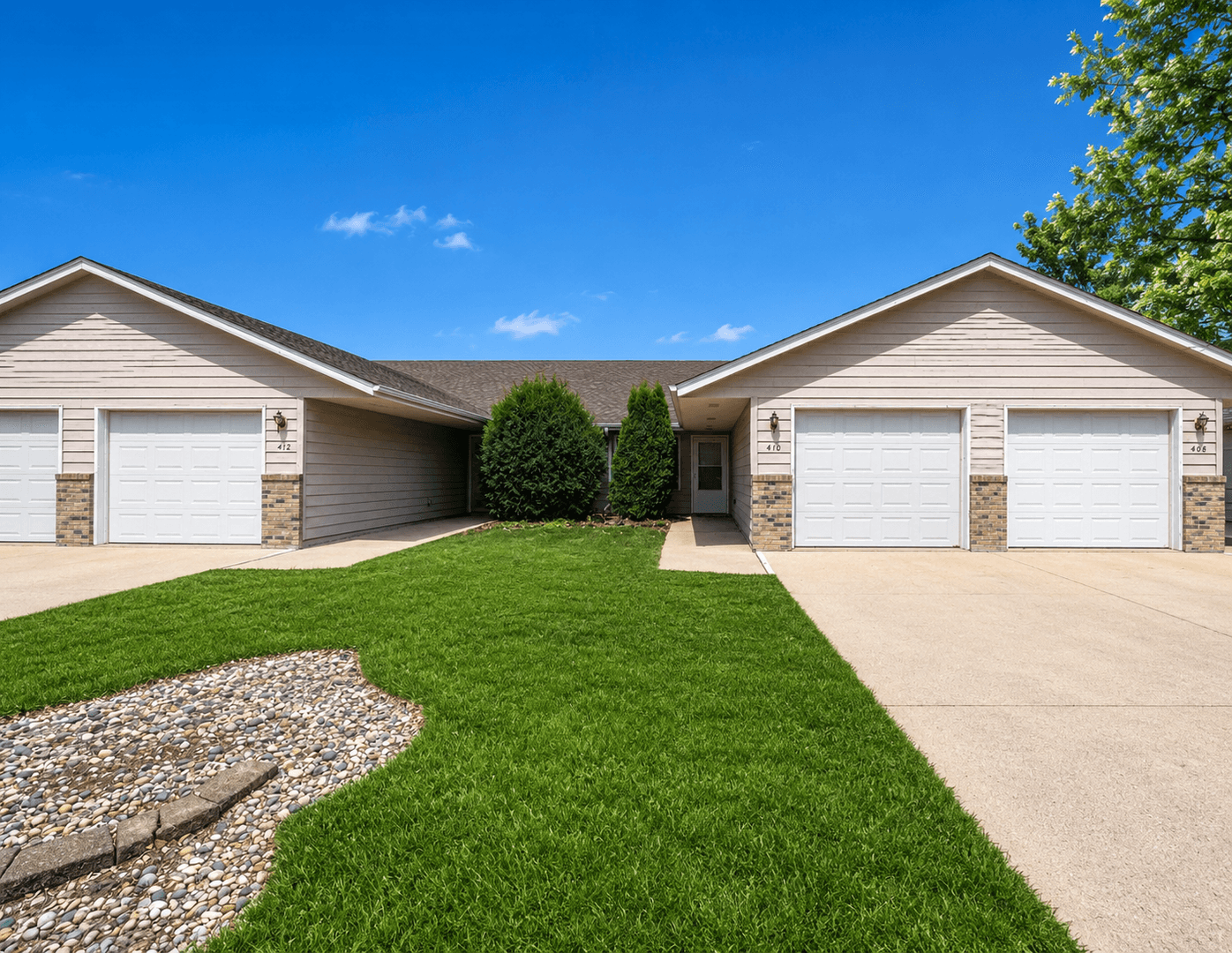 Brandon Apartment: 401 9th Ave N