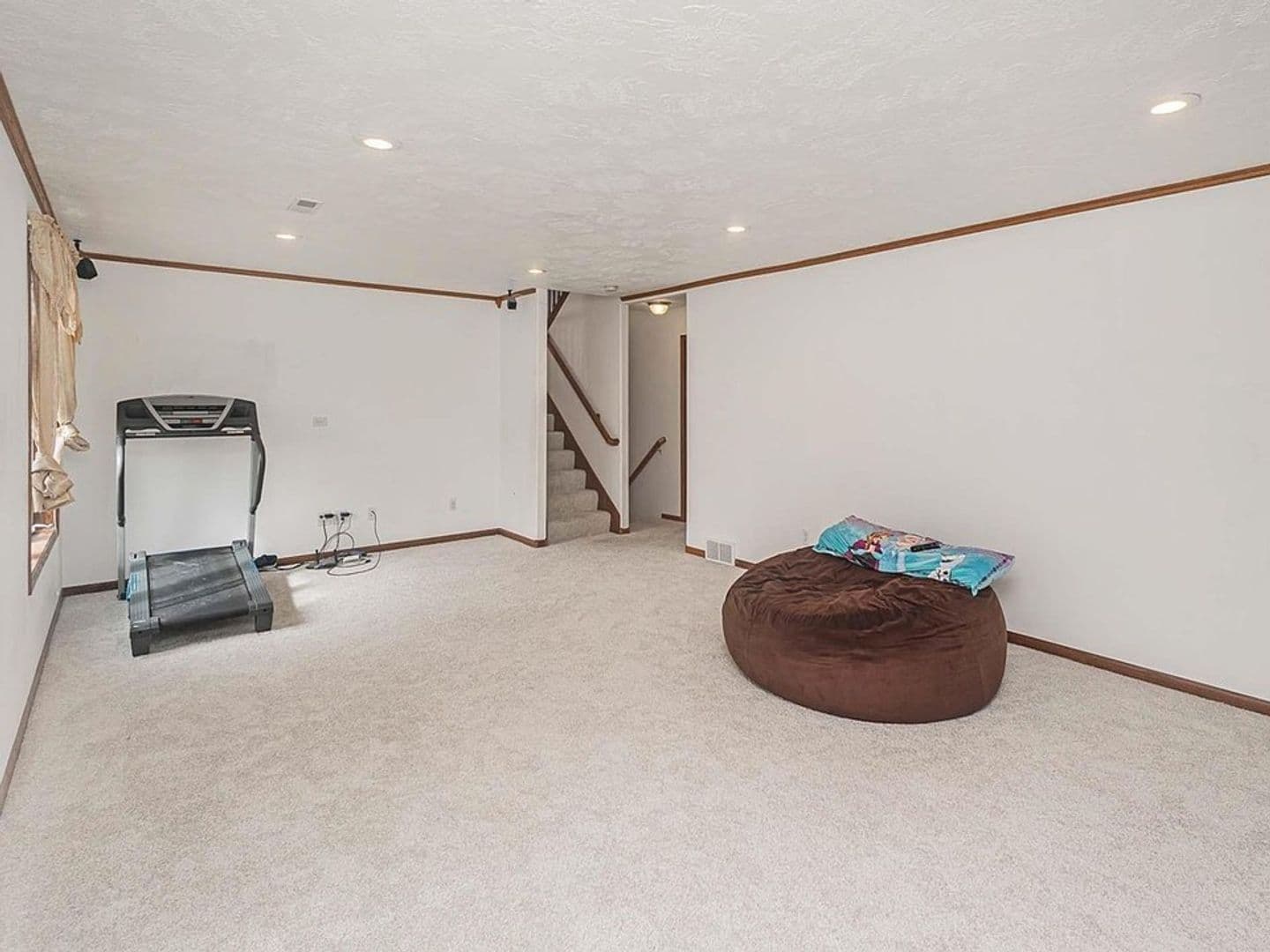 Sioux Falls Apartment: 809 S Outlook Drive