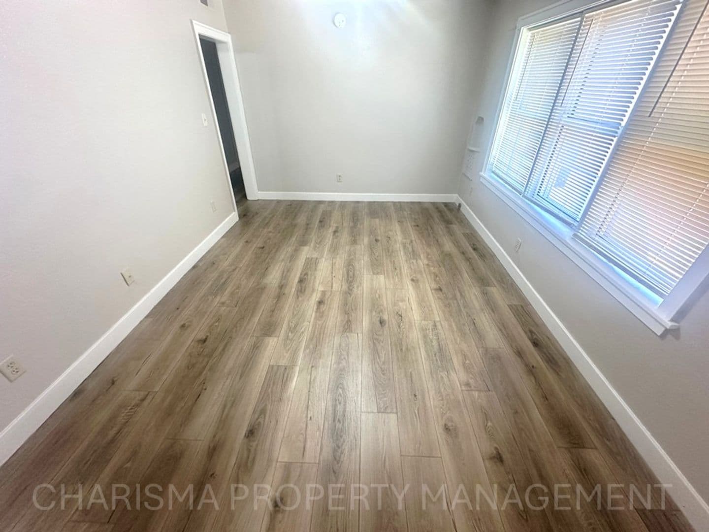 Sioux Falls Apartment: 1227 E 8th Street