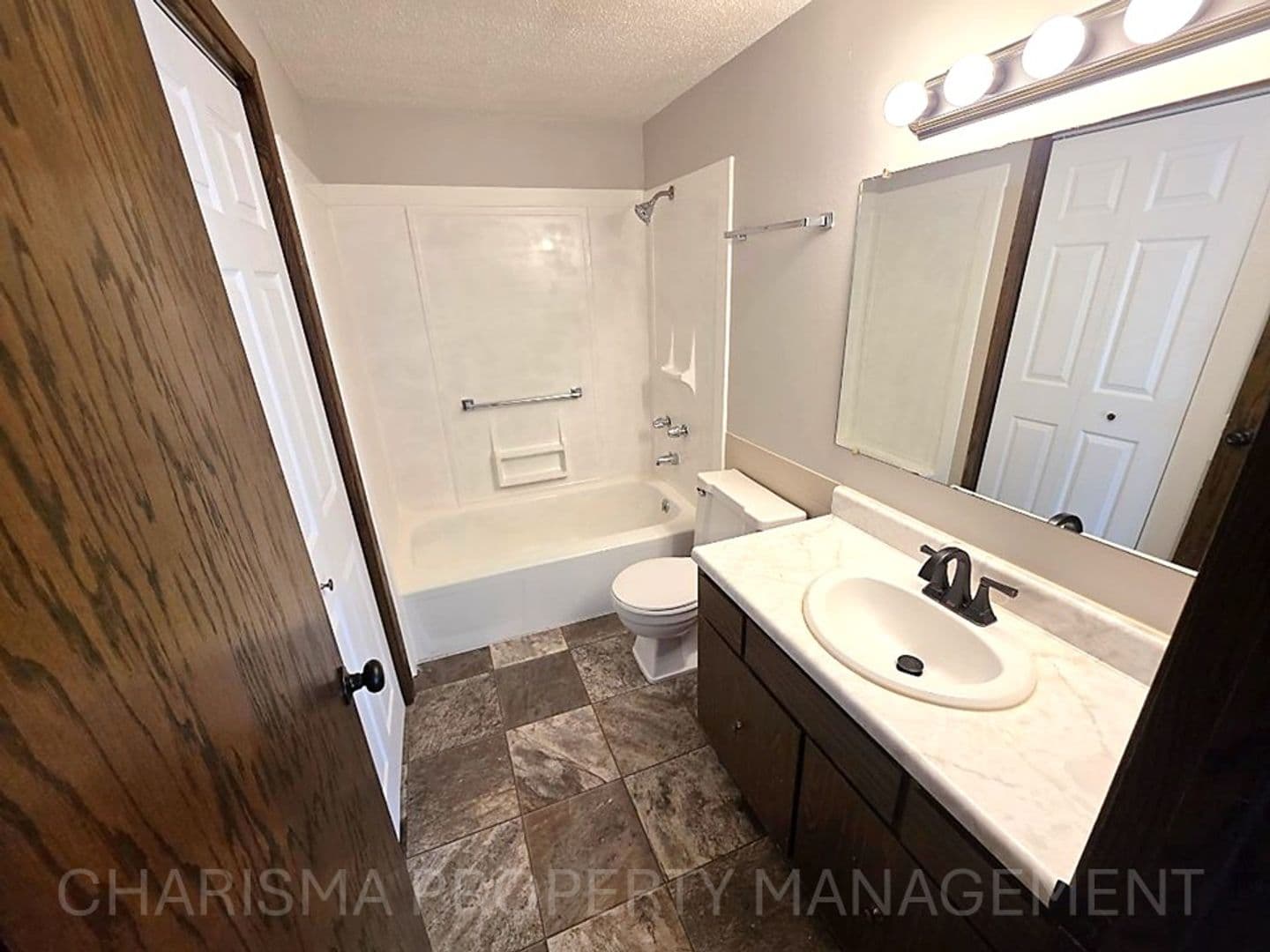 Hartford Apartment: 205 and 207 N Eastern Ave