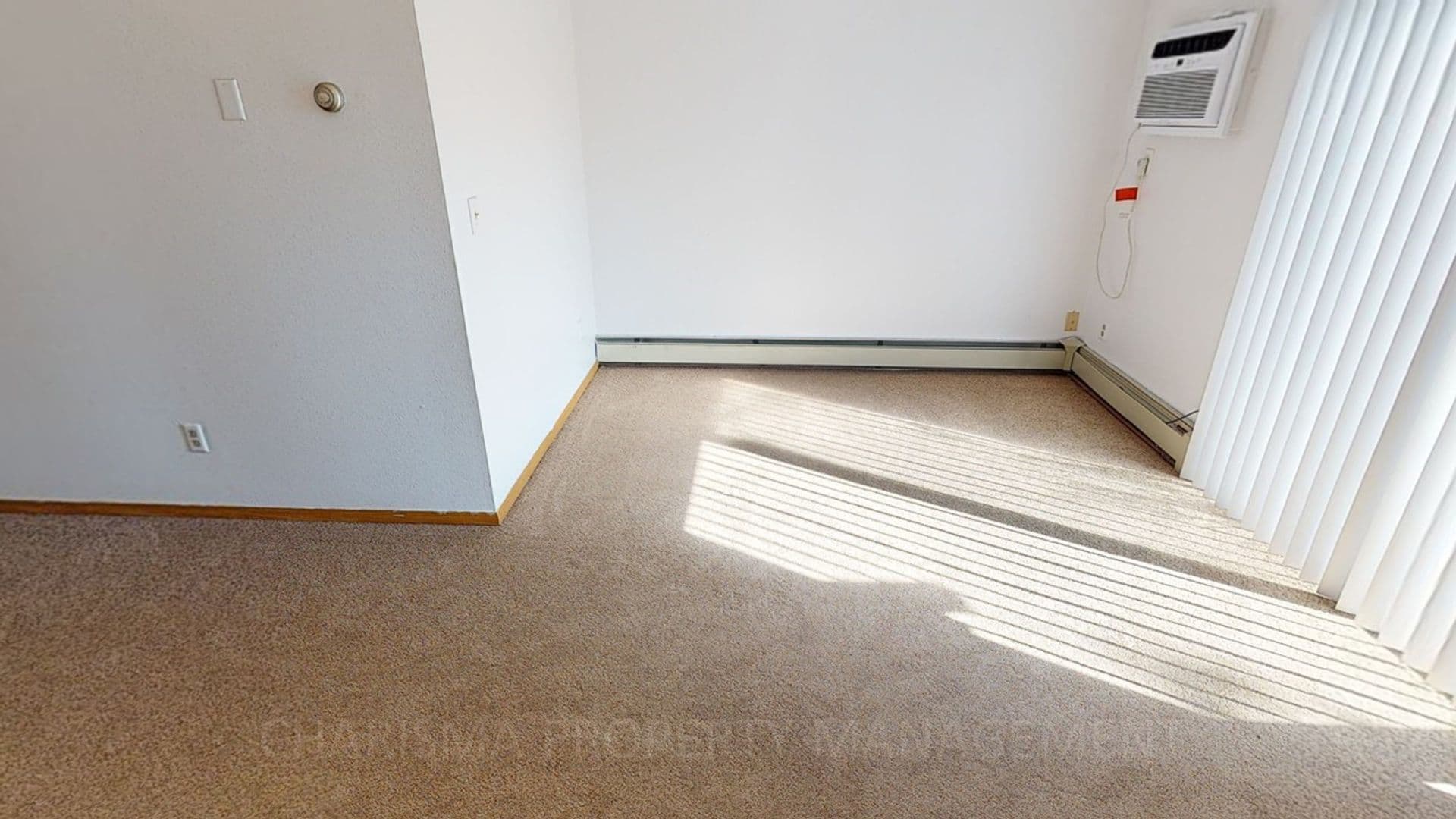 Pipestone Apartment: 920 2nd St. NW