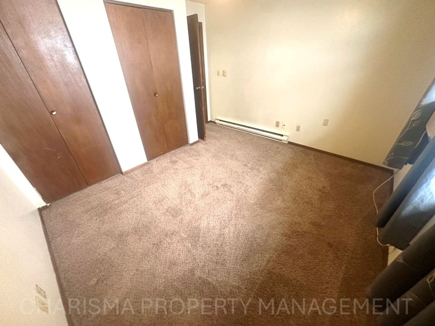 Garretson Apartment: 513 N Main Ave