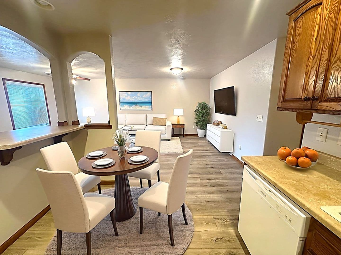 Brandon Apartment: 401 9th Ave N