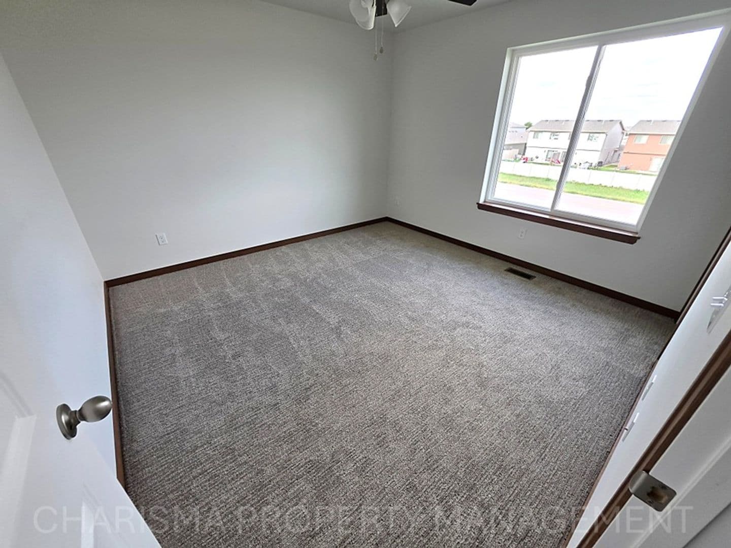 Sioux Falls Apartment: 9622 Tunis Drive