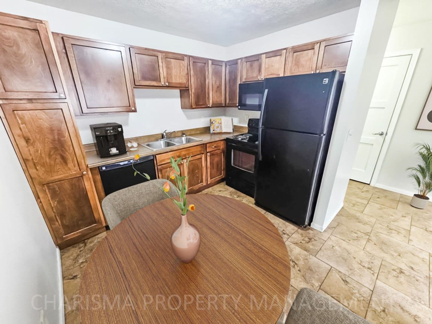 Sioux Falls Apartment: 700 W 6th Street