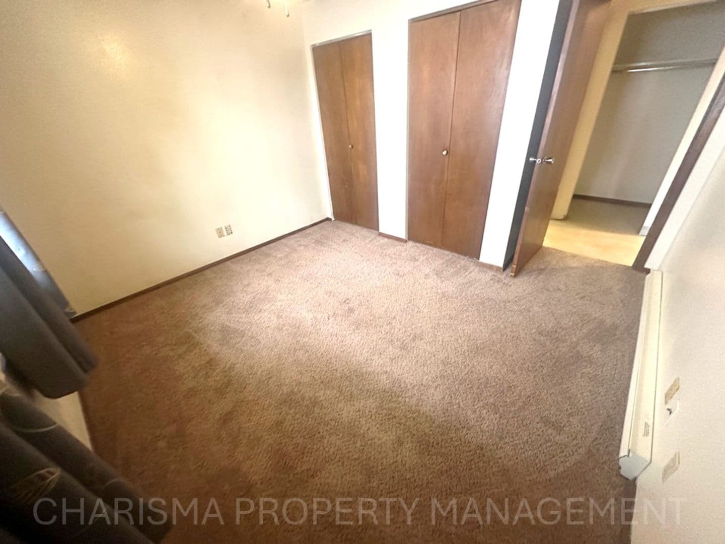 Garretson Apartment: 513 N Main Ave