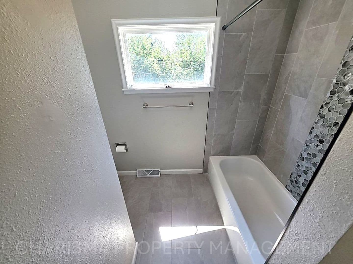 Sioux Falls House: 913 E Pam Street