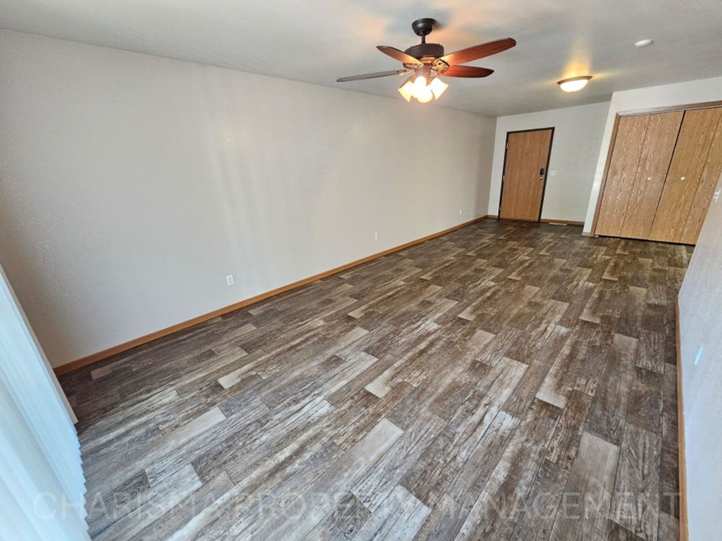 Tea Apartment: 340 N Main Ave #11