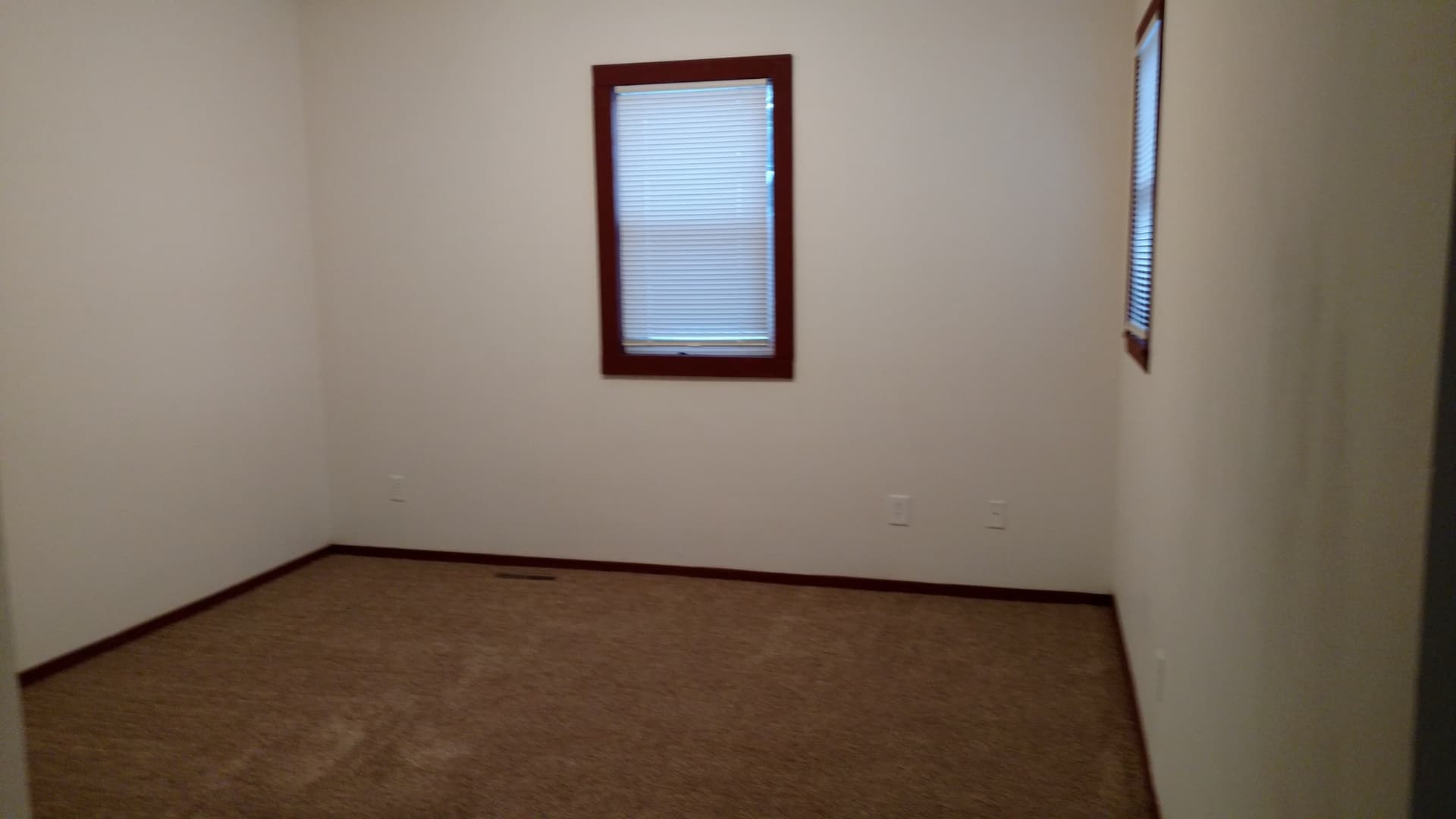 Sioux Falls Apartment: 209 S Lake Ave #2