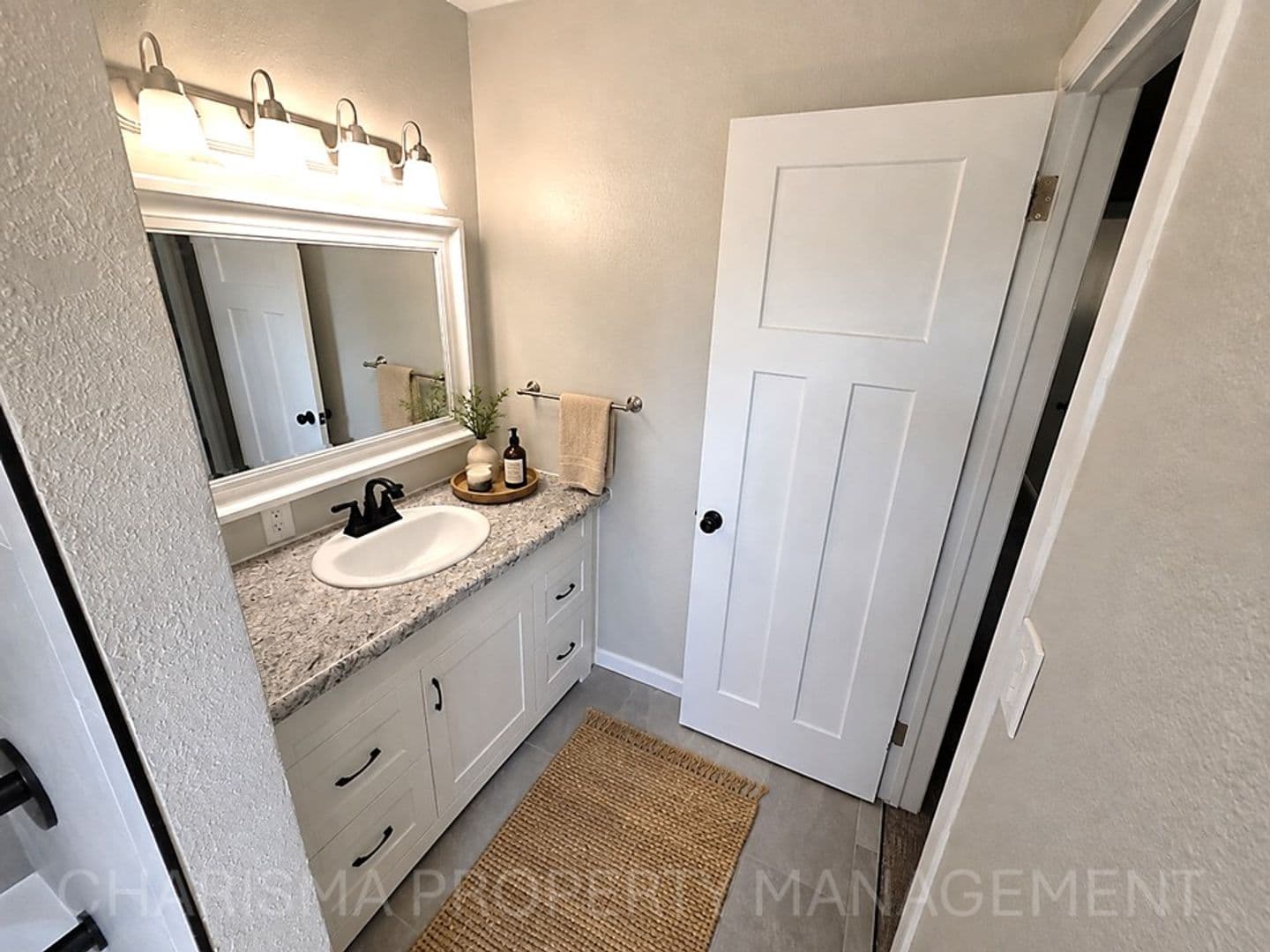 Sioux Falls House: 913 E Pam Street