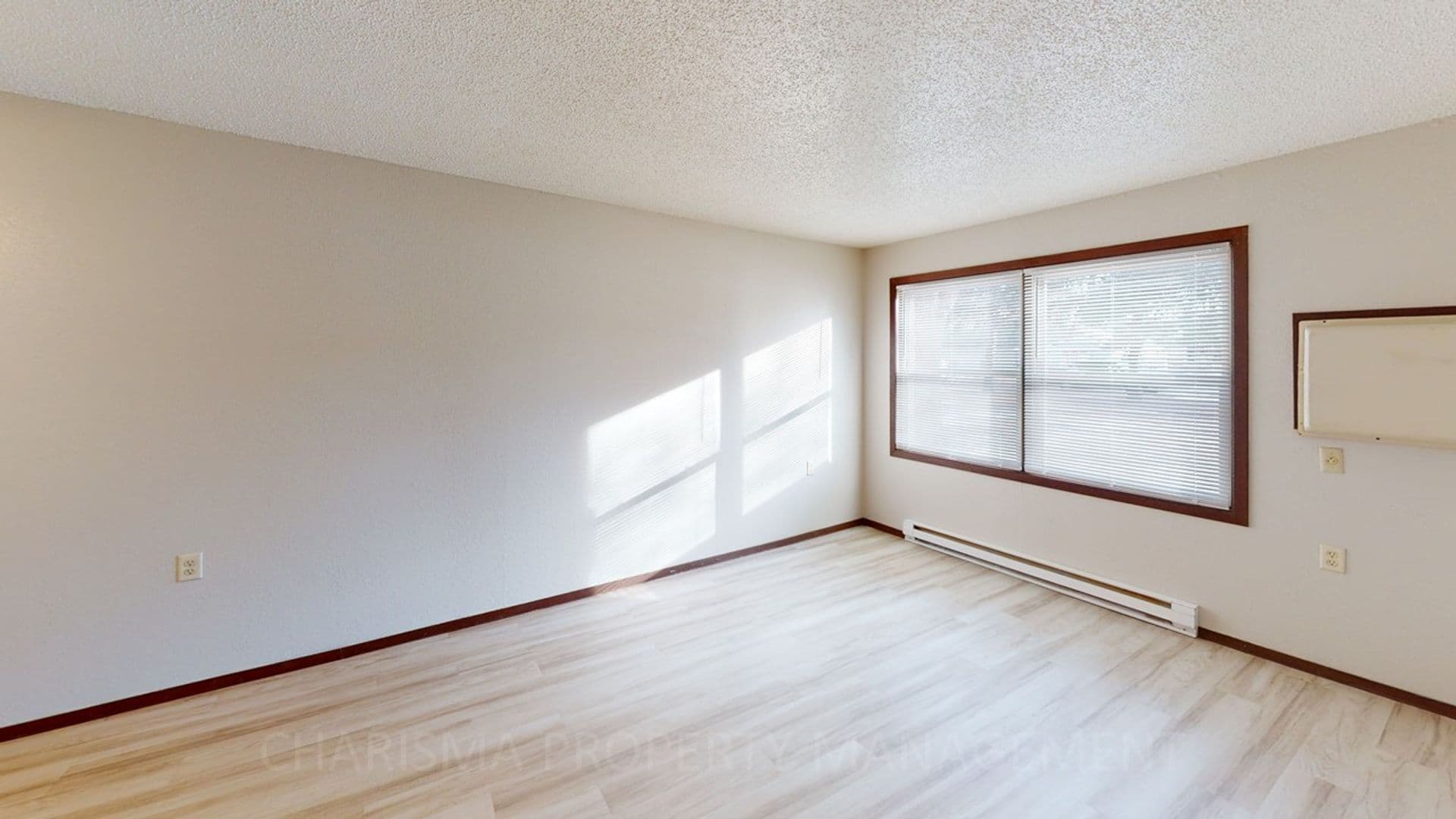 Sioux Falls Apartment: 4904 S Kirkwood Circle