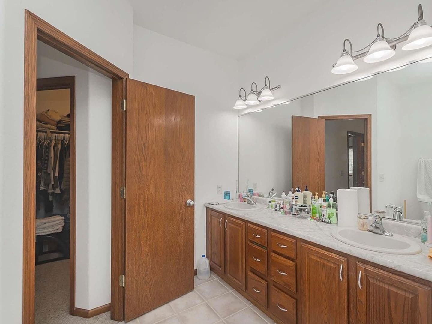 Sioux Falls Apartment: 809 S Outlook Drive