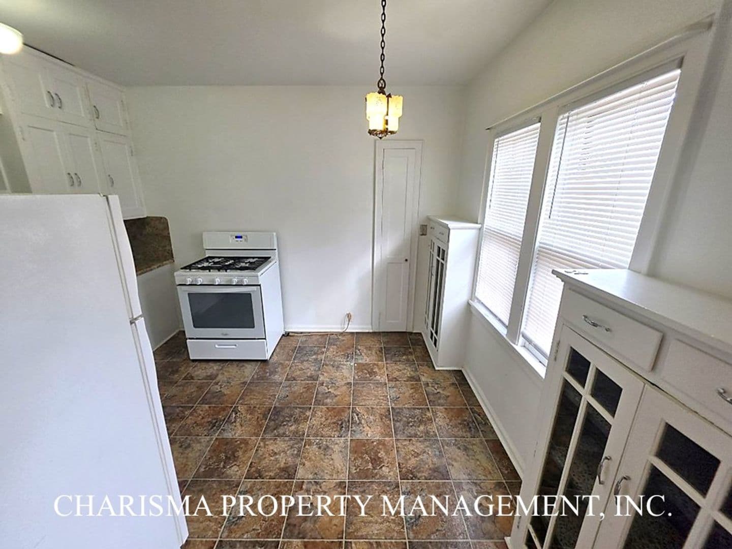 Sioux Falls Apartment: 1216 S Center Ave #7
