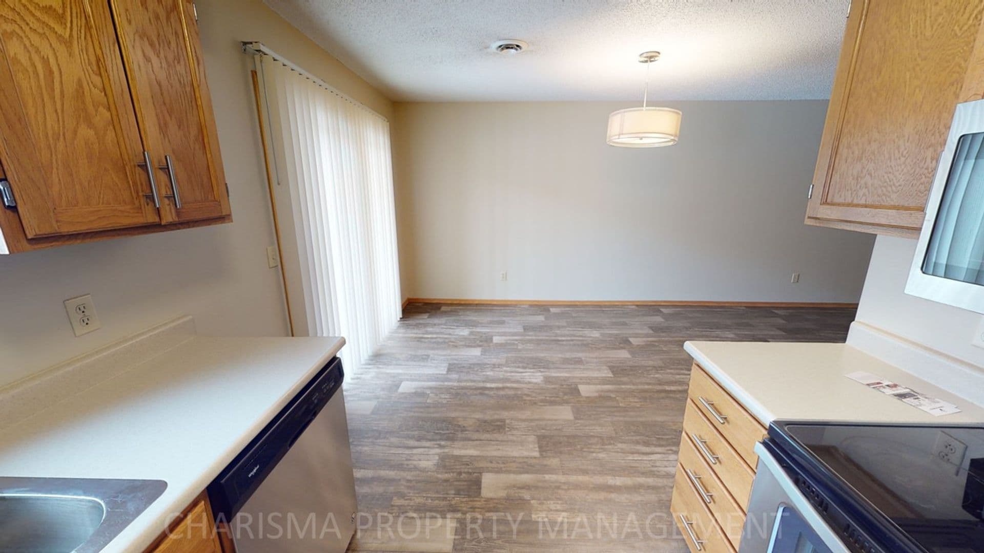 Sioux Falls Apartment: 620/626 N Sycamore Ave