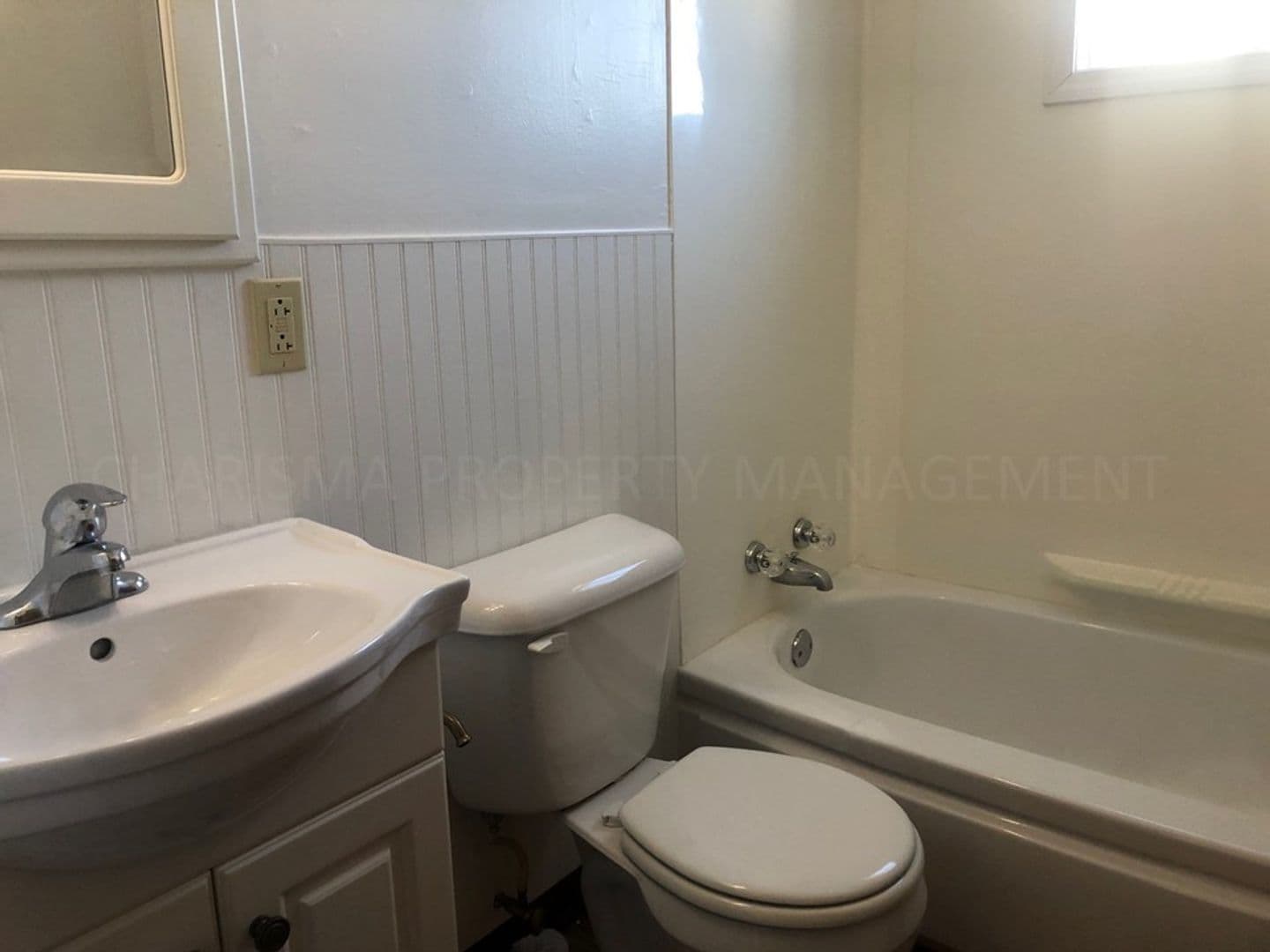 Sioux Falls Apartment: 1104, 1106, 1108 and 1110 S Bahnson Ave