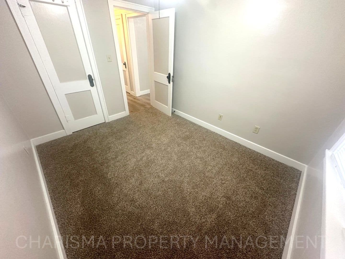 Sioux Falls Apartment: 1227 E 8th Street