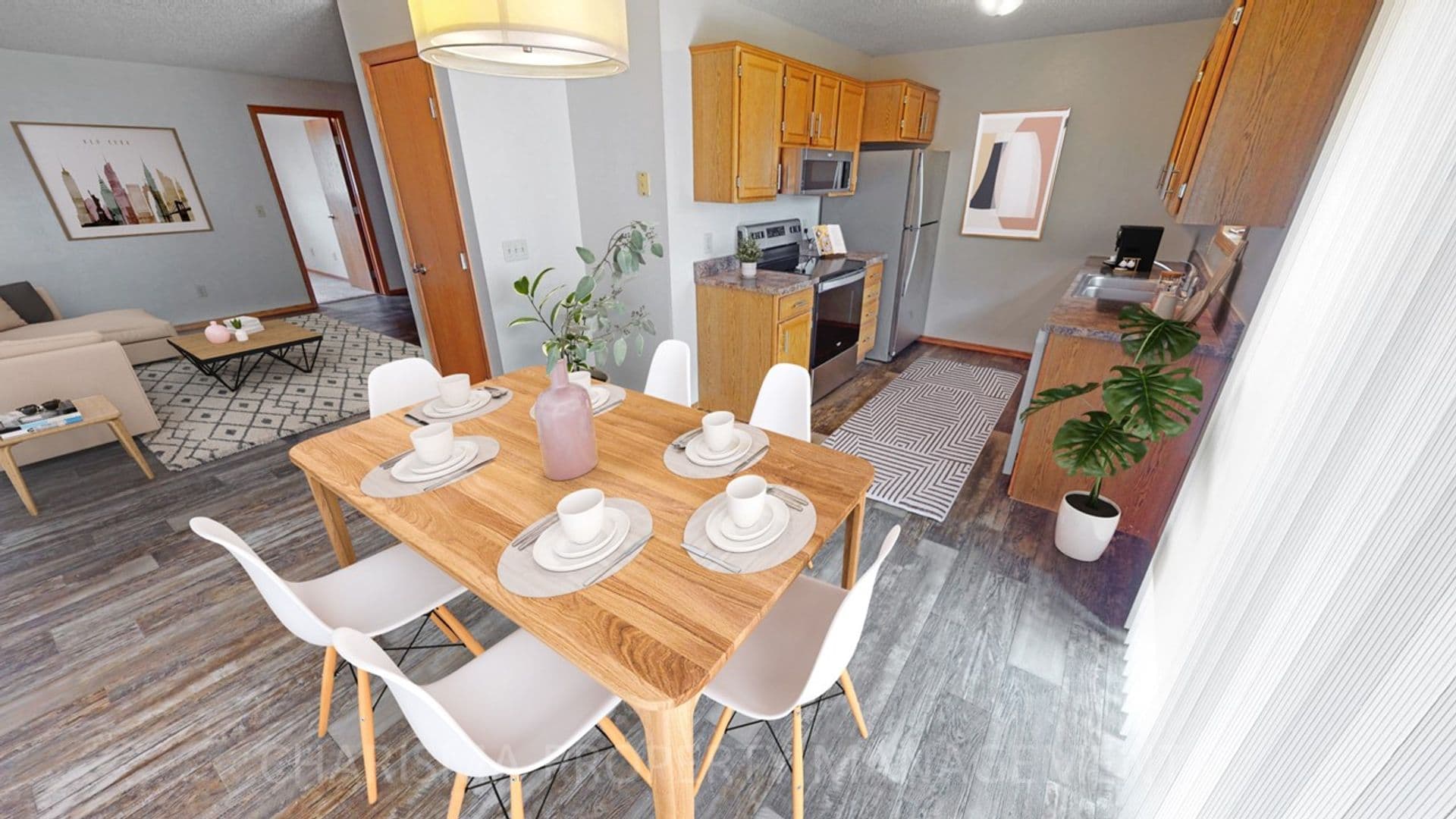 Sioux Falls Apartment: 620/626 N Sycamore Ave