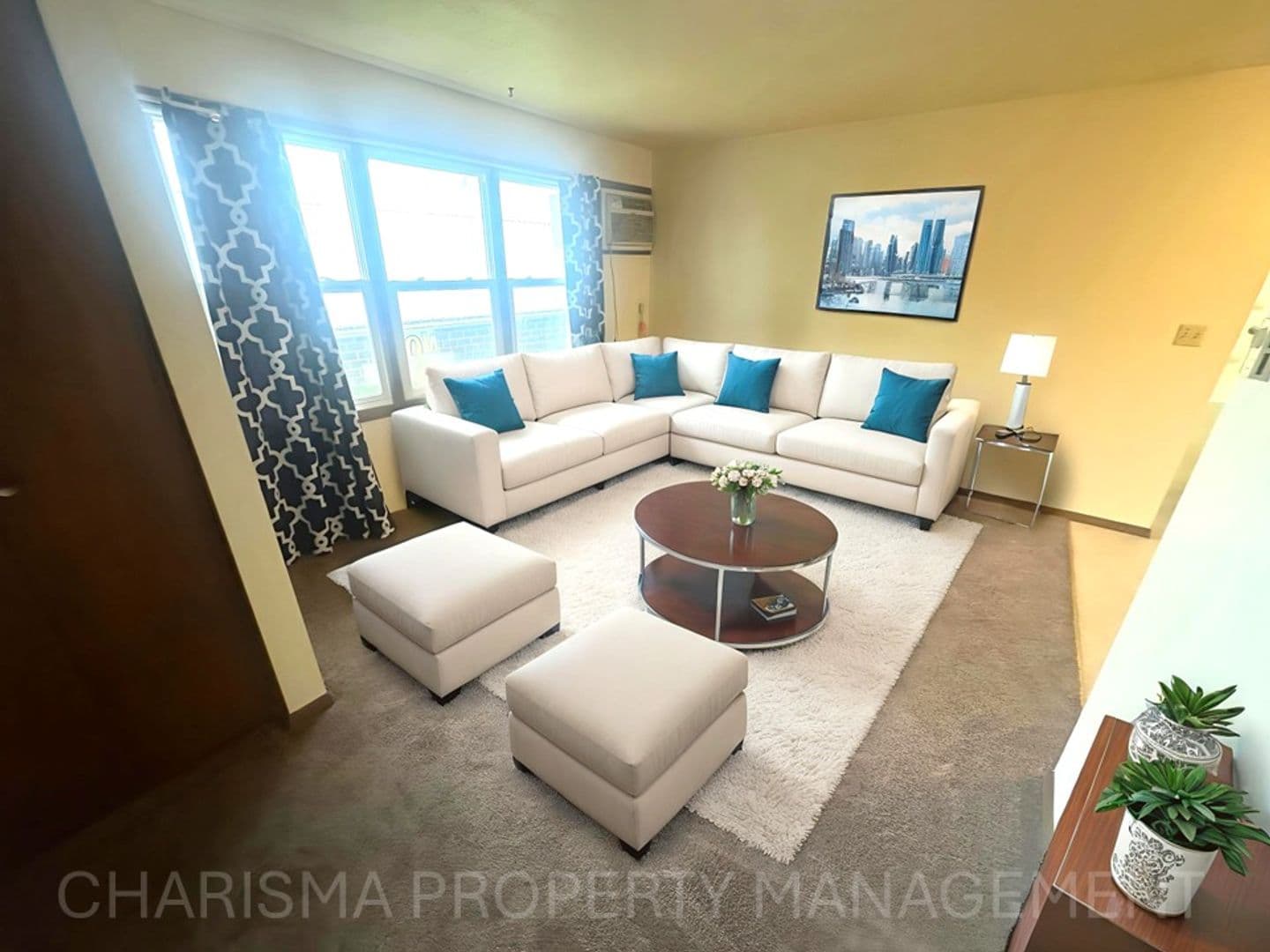 Garretson Apartment: 513 N Main Ave