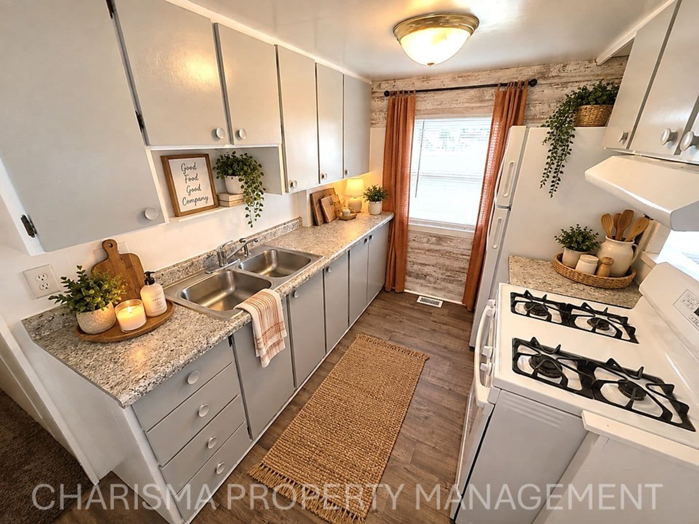 Garretson Apartment: 805 4th Street Trailer