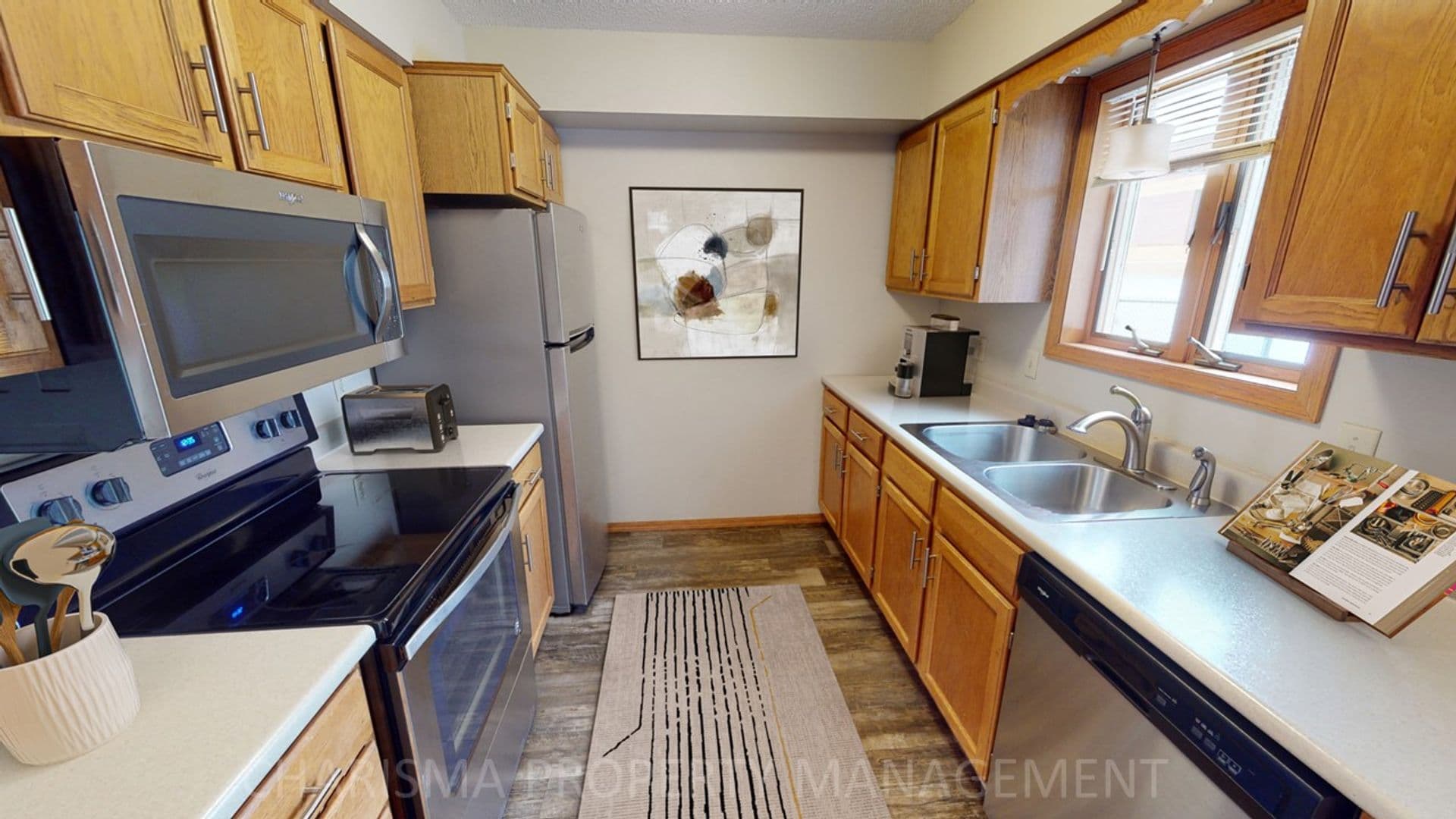 Sioux Falls Apartment: 620/626 N Sycamore Ave