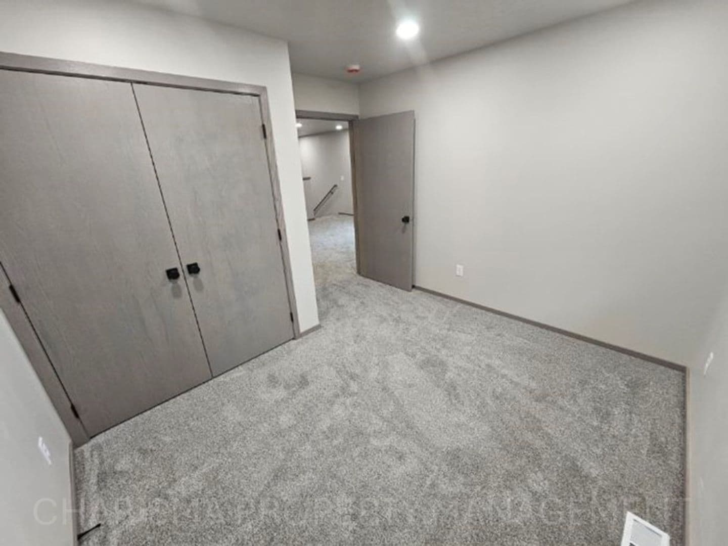 Dell Rapids Apartment: 712 E 6th St