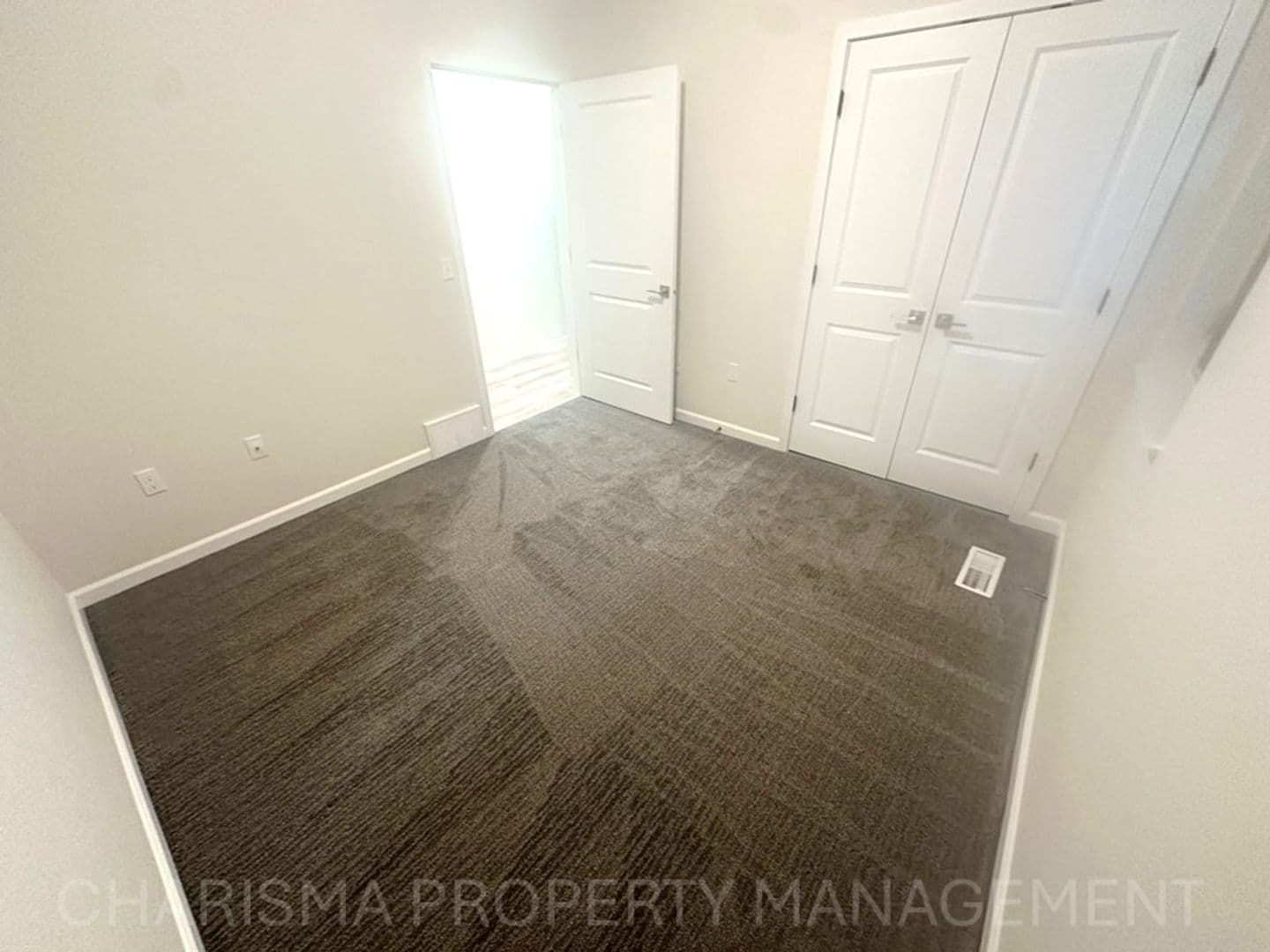 Sioux Falls Apartment: 9308 W 32nd Street