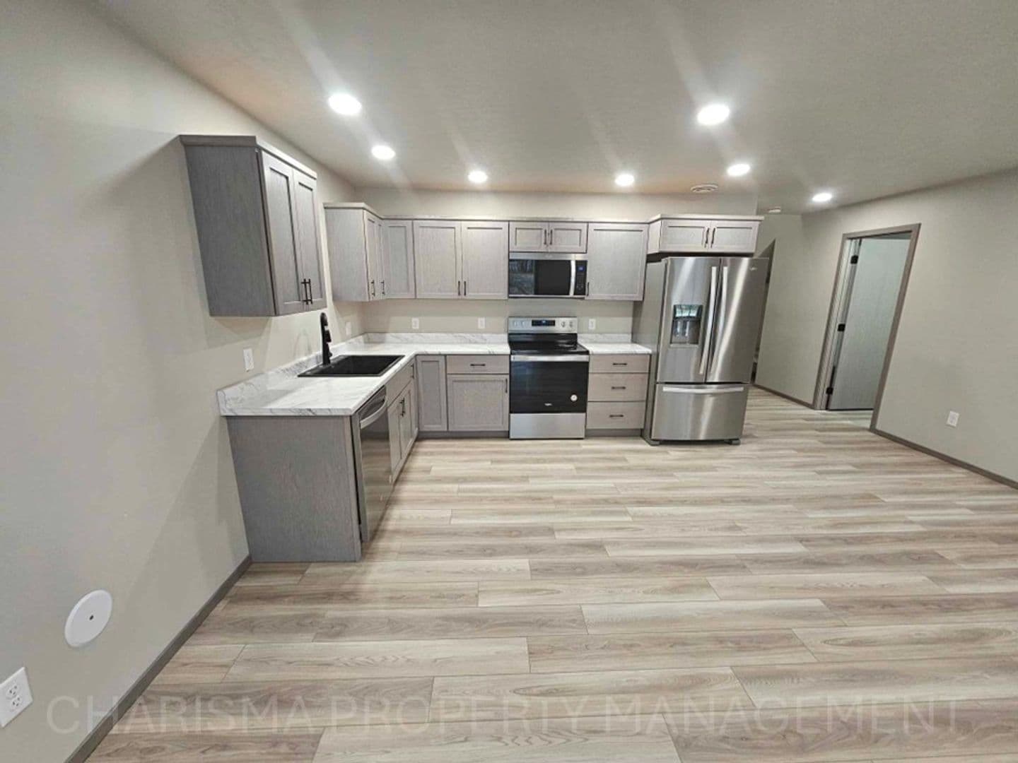Dell Rapids Apartment: 712 E 6th St
