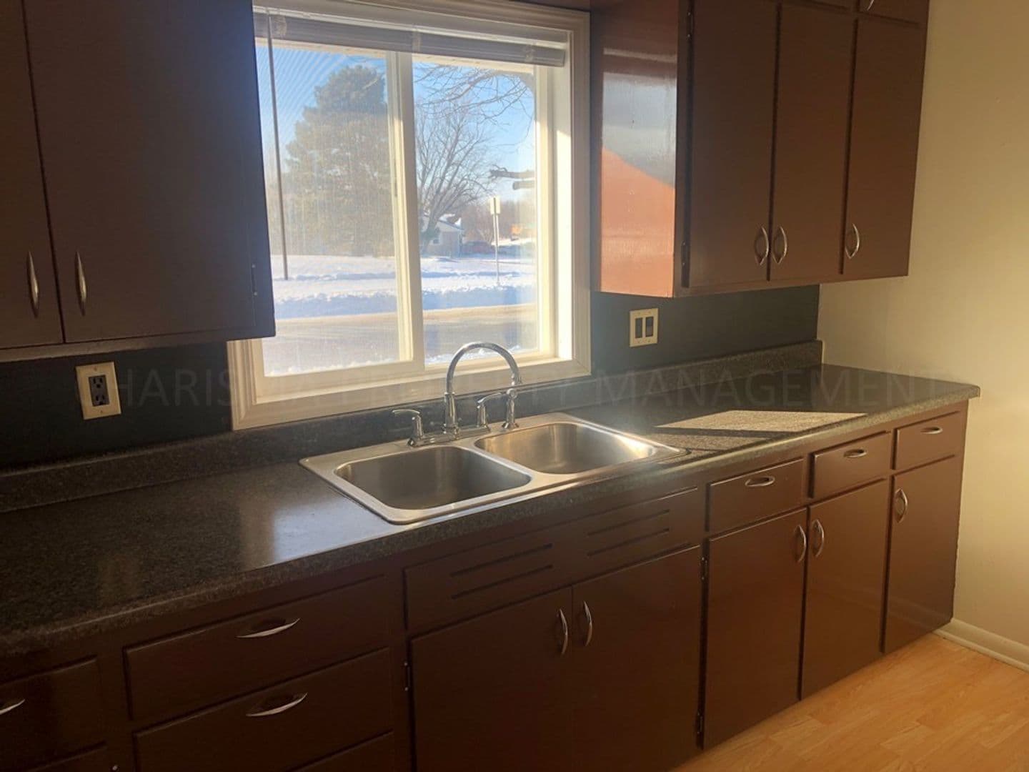Sioux Falls Apartment: 1104, 1106, 1108 and 1110 S Bahnson Ave