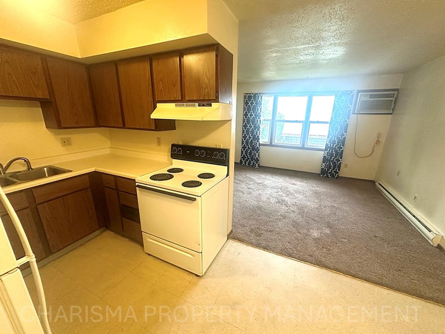 Garretson Apartment: 513 N Main Ave