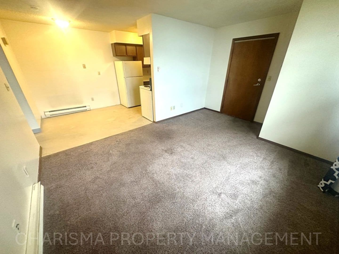 Garretson Apartment: 513 N Main Ave