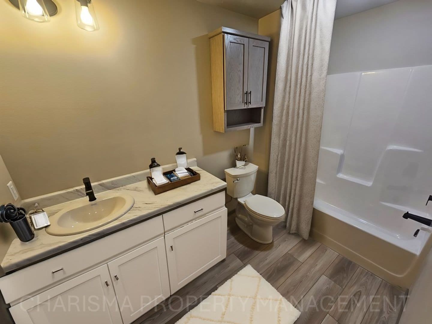 Dell Rapids Apartment: 712 E 6th St
