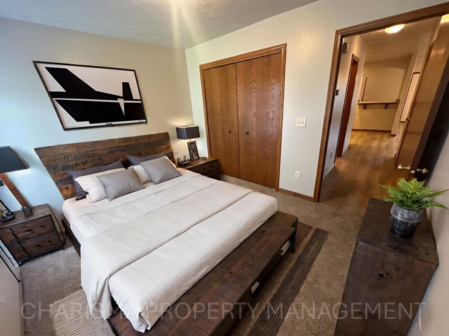 Brandon Apartment: 401 9th Ave N