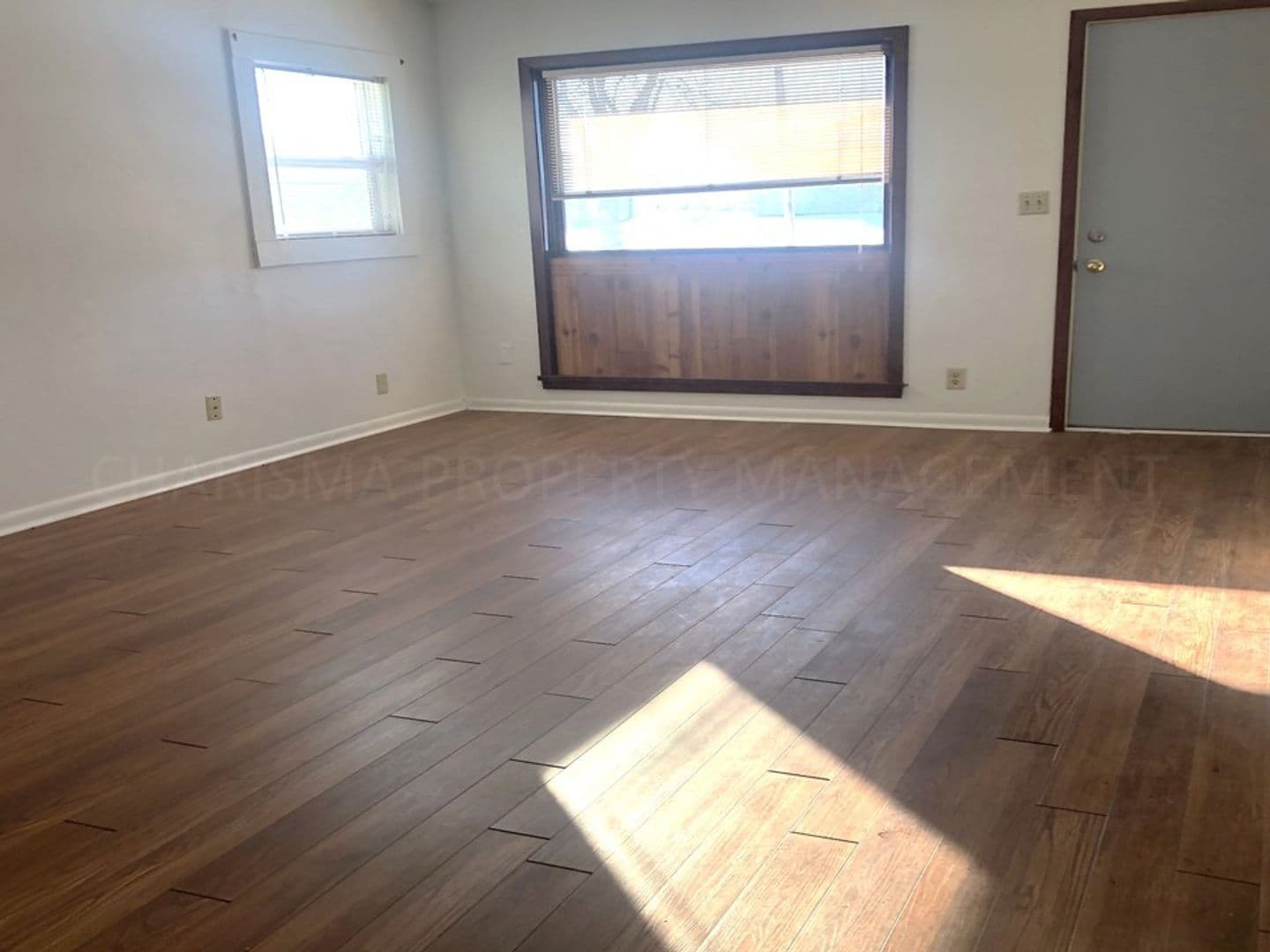 Sioux Falls Apartment: 1104, 1106, 1108 and 1110 S Bahnson Ave