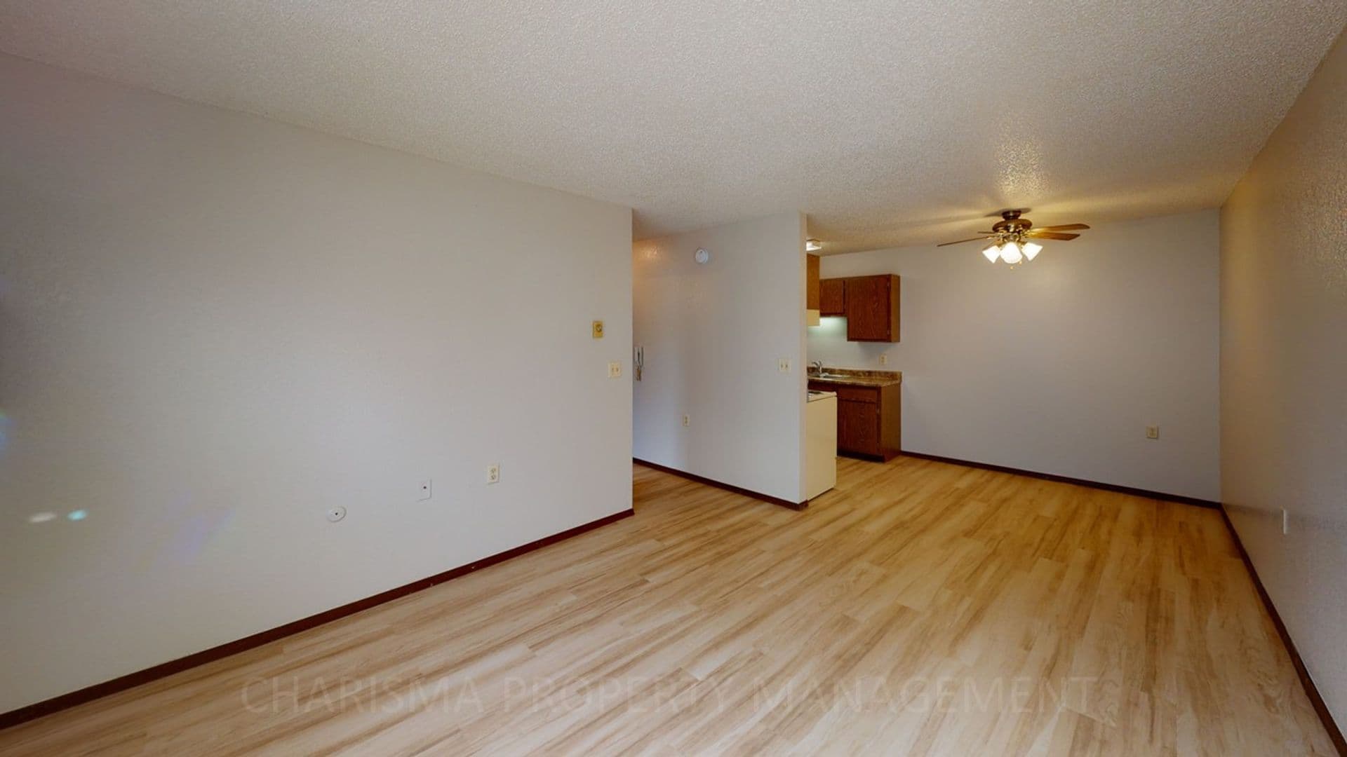 Sioux Falls Apartment: 4904 S Kirkwood Circle