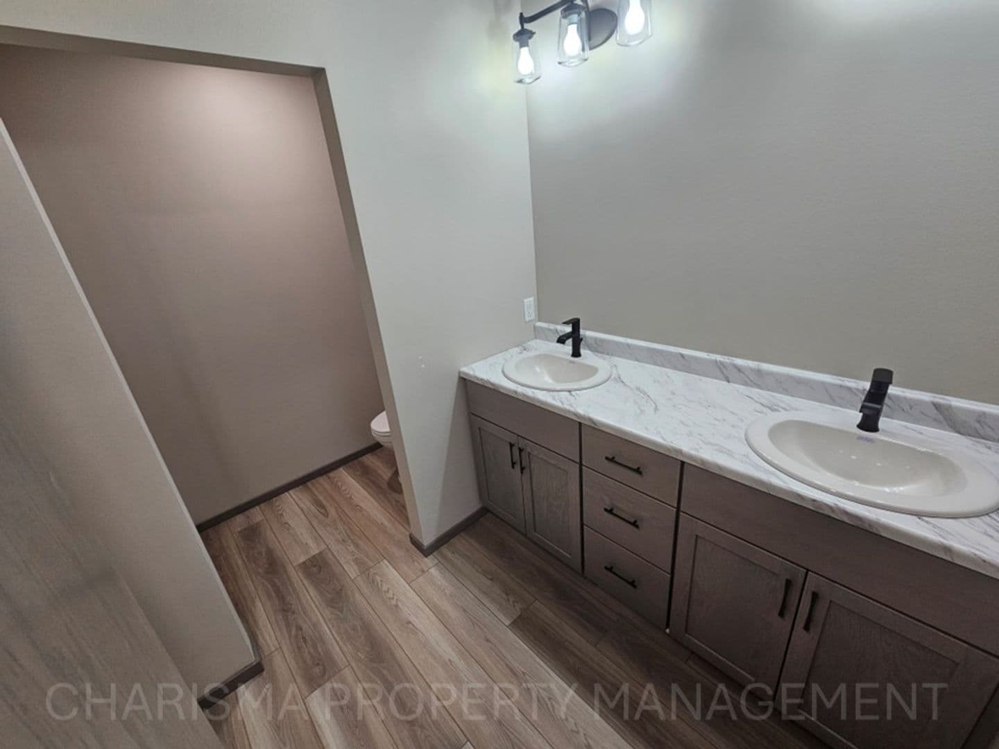 Dell Rapids Apartment: 712 E 6th St
