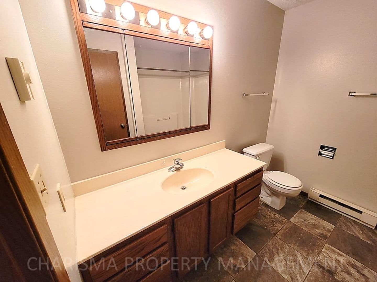 Brookings Apartment: 1016 Southland Lane