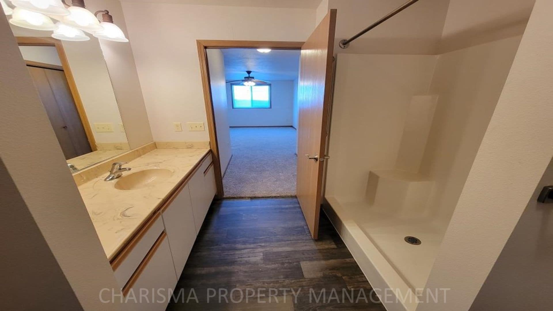 Hartford Apartment: 906 N Western Ave  and 911 N Oaks Ave
