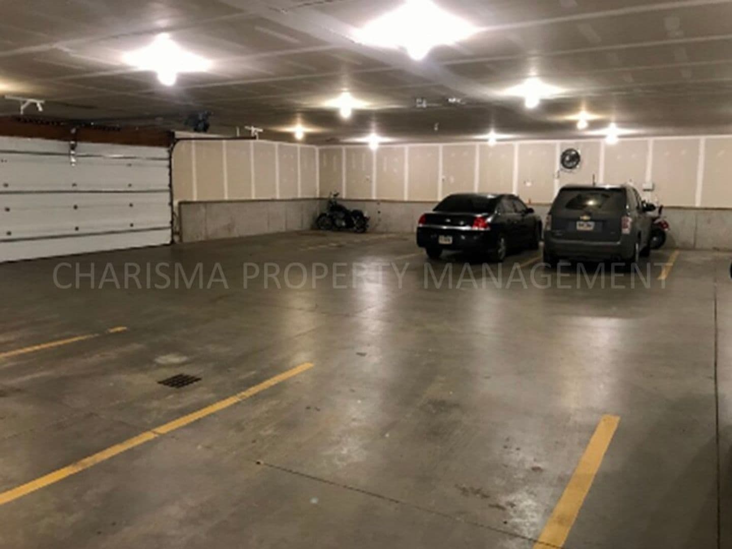 Hartford Apartment: 906 N Western Ave  and 911 N Oaks Ave