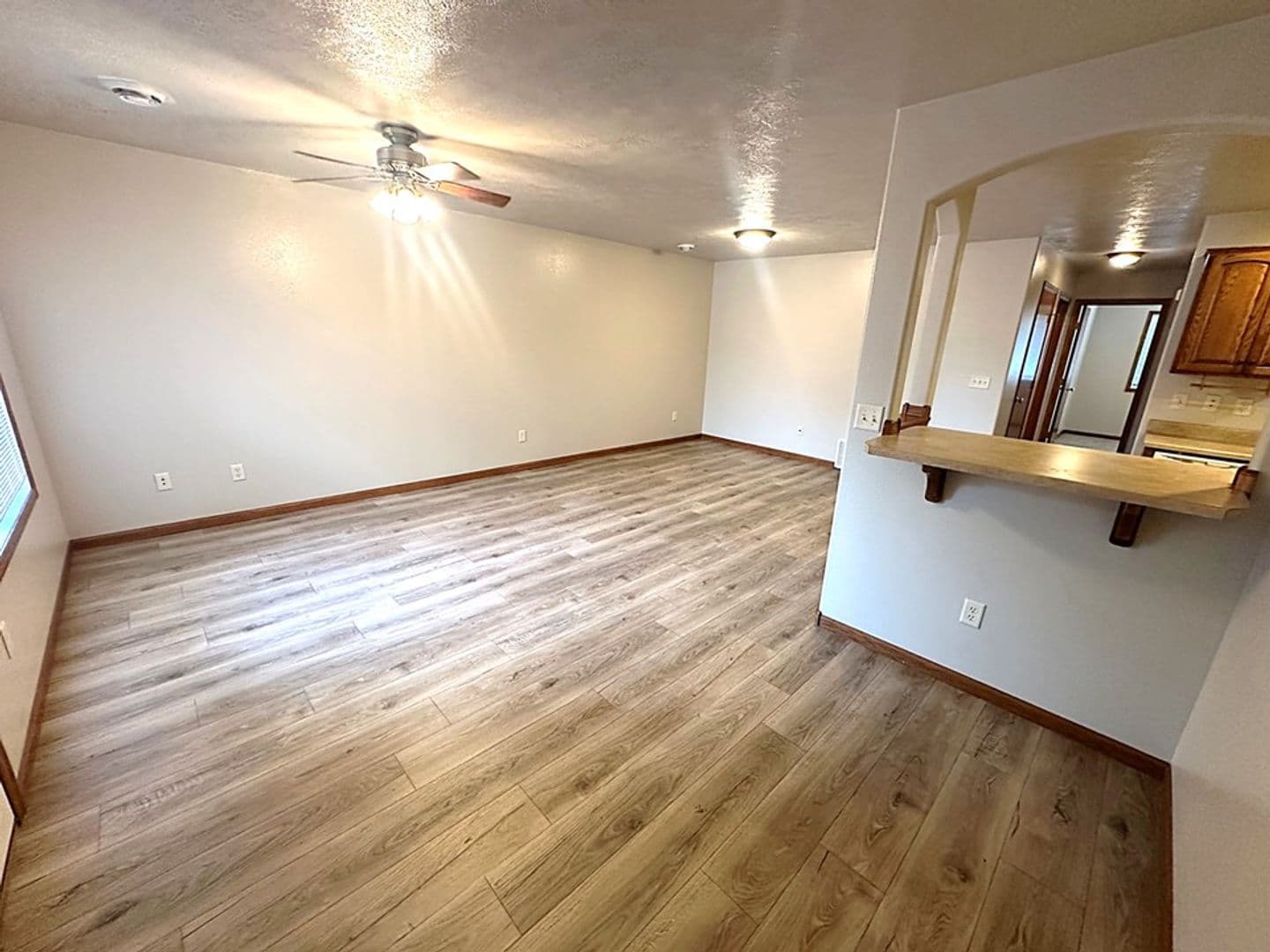 Brandon Apartment: 401 9th Ave N
