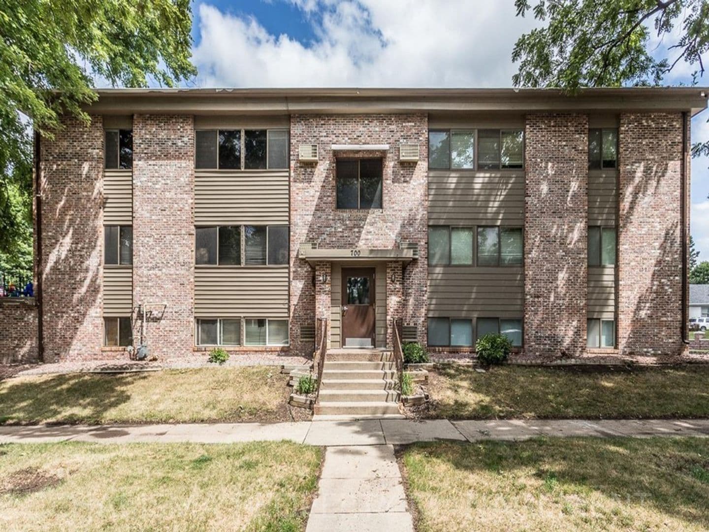 Sioux Falls Apartment: 700 W 6th Street
