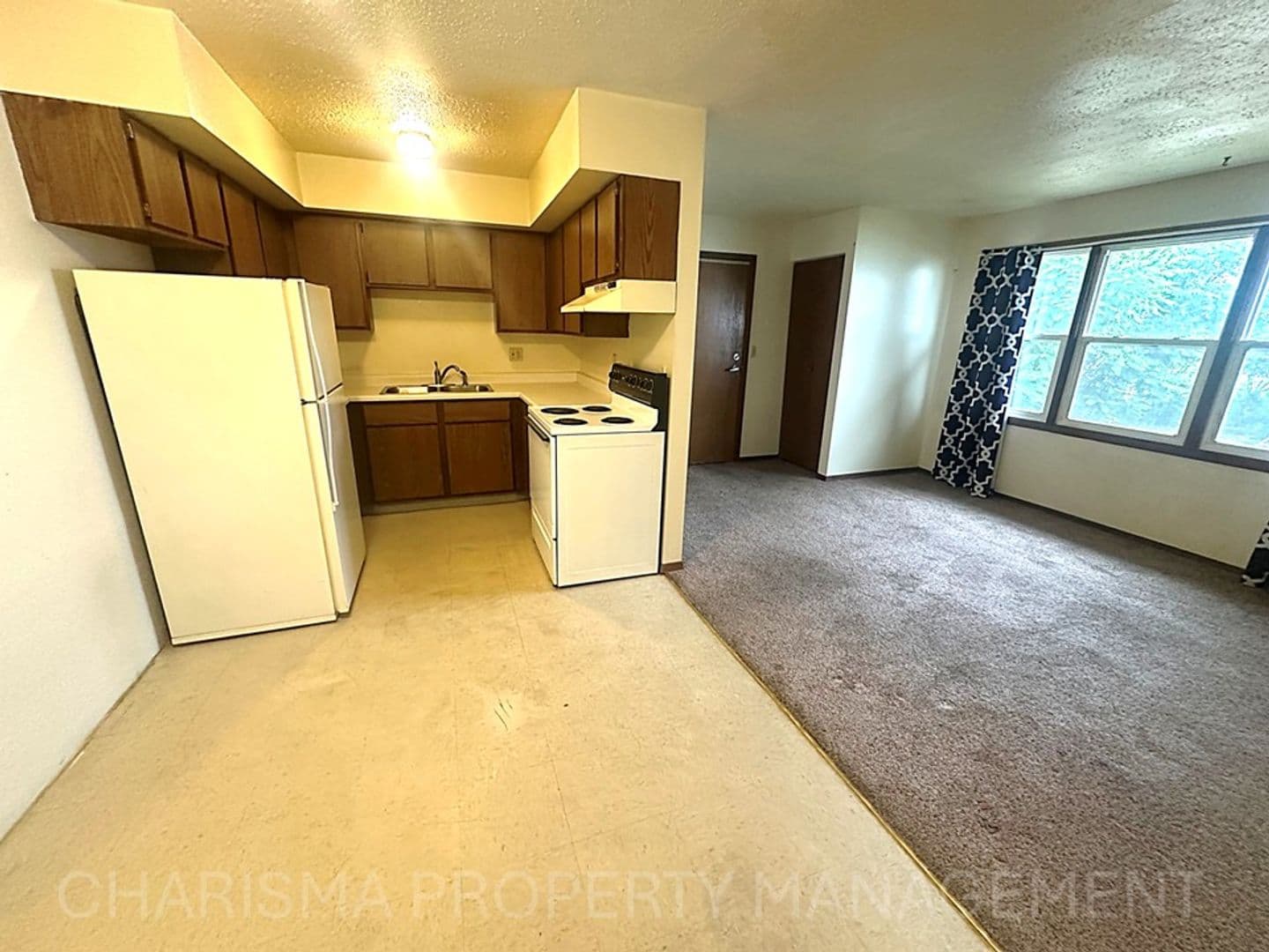 Garretson Apartment: 513 N Main Ave