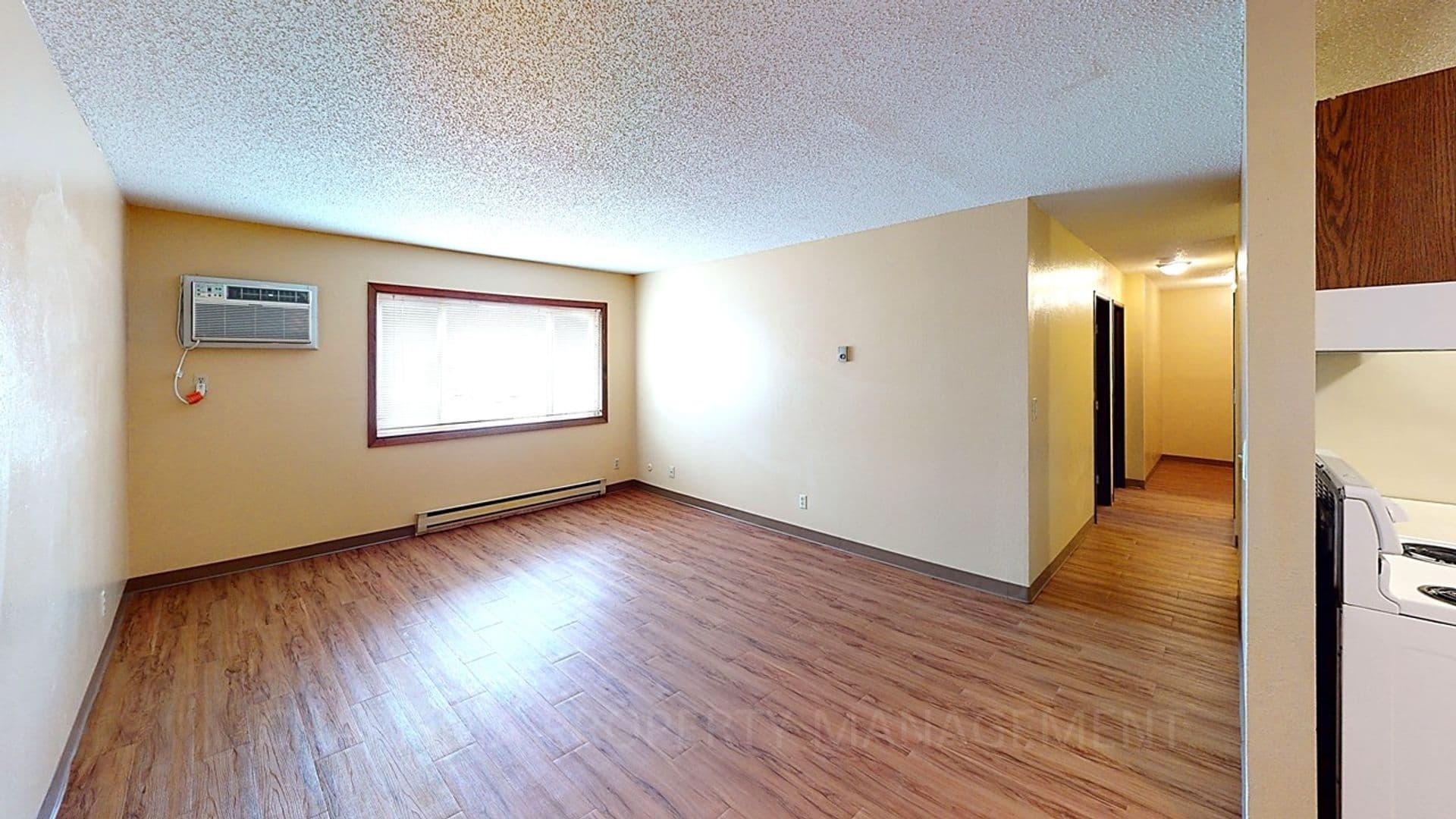 Pierre Apartment: Missouri View Apartments