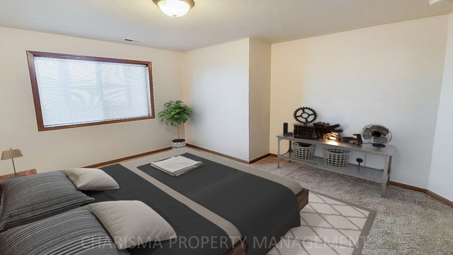 Hartford Apartment: 906 N Western Ave  and 911 N Oaks Ave