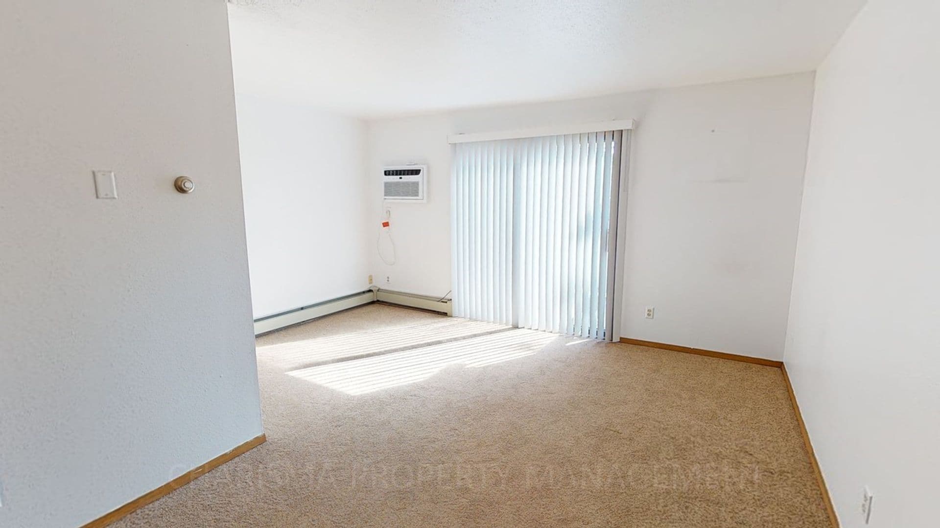 Pipestone Apartment: 920 2nd St. NW