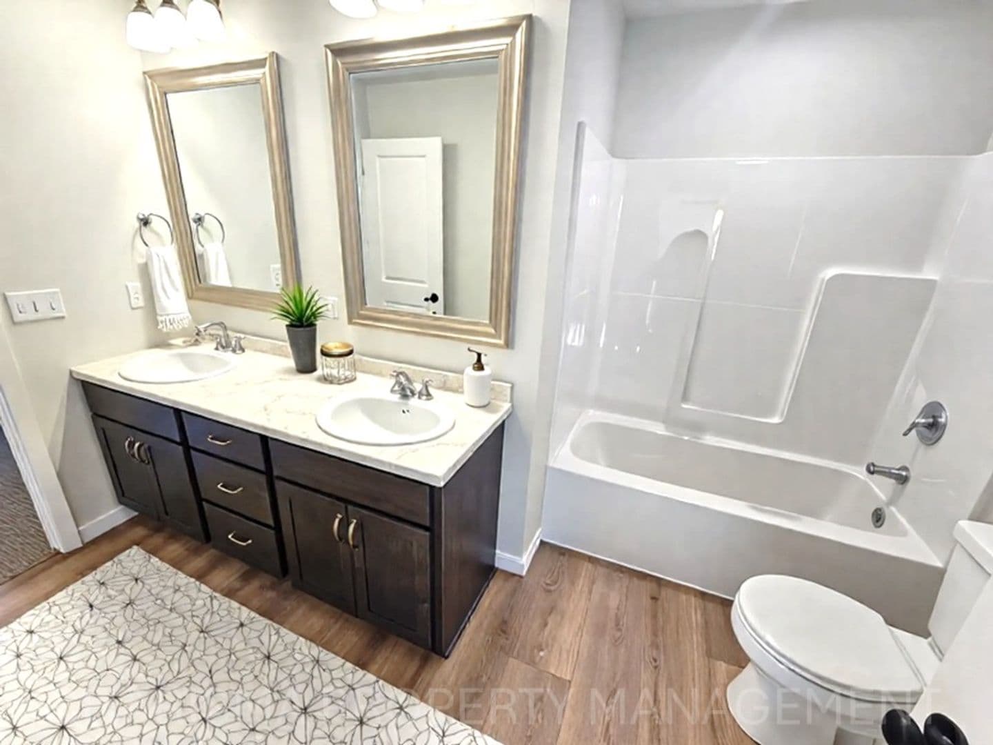 Sioux Falls Apartment: 9622 Tunis Drive