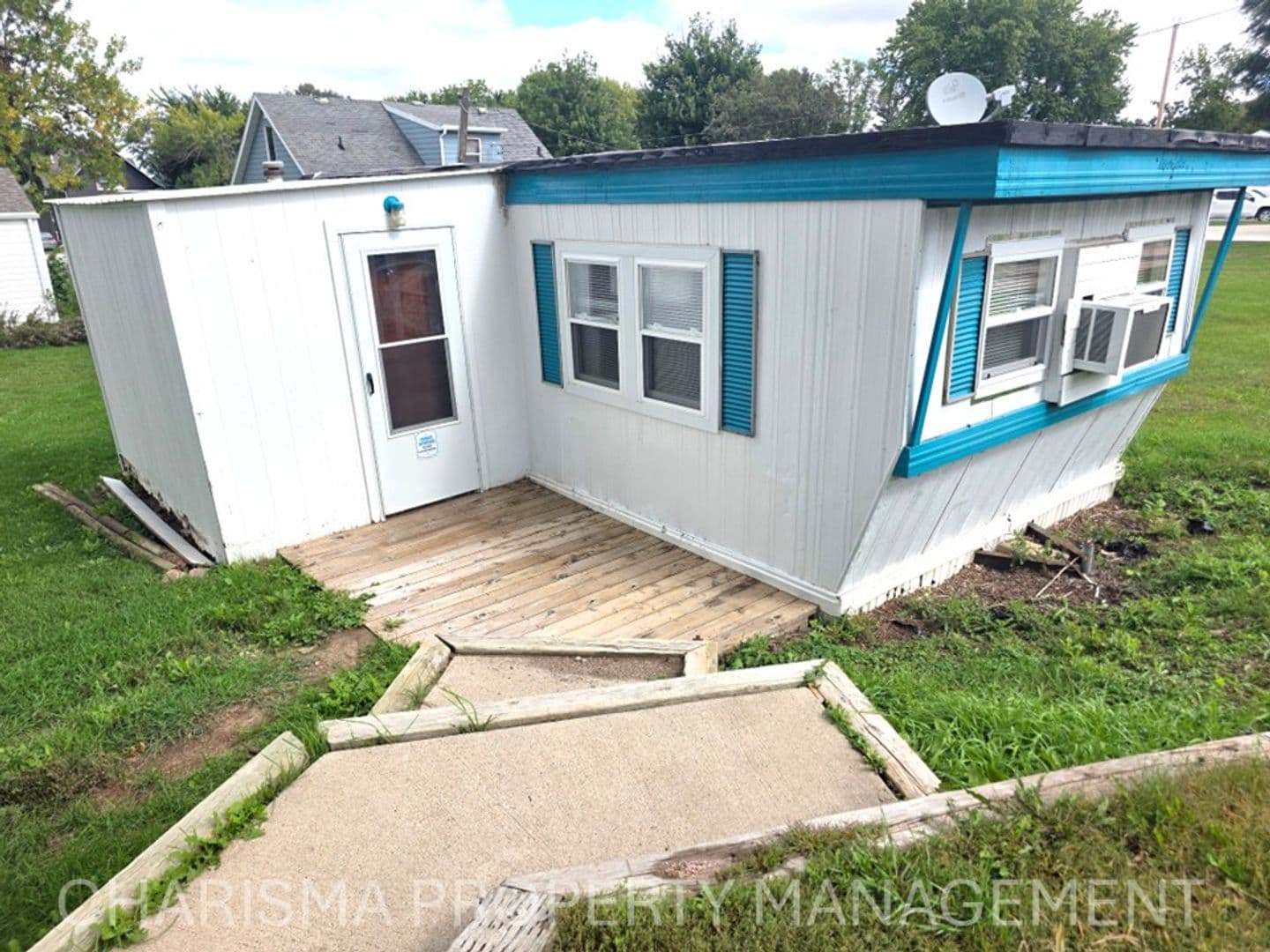Garretson Apartment: 805 4th Street Trailer