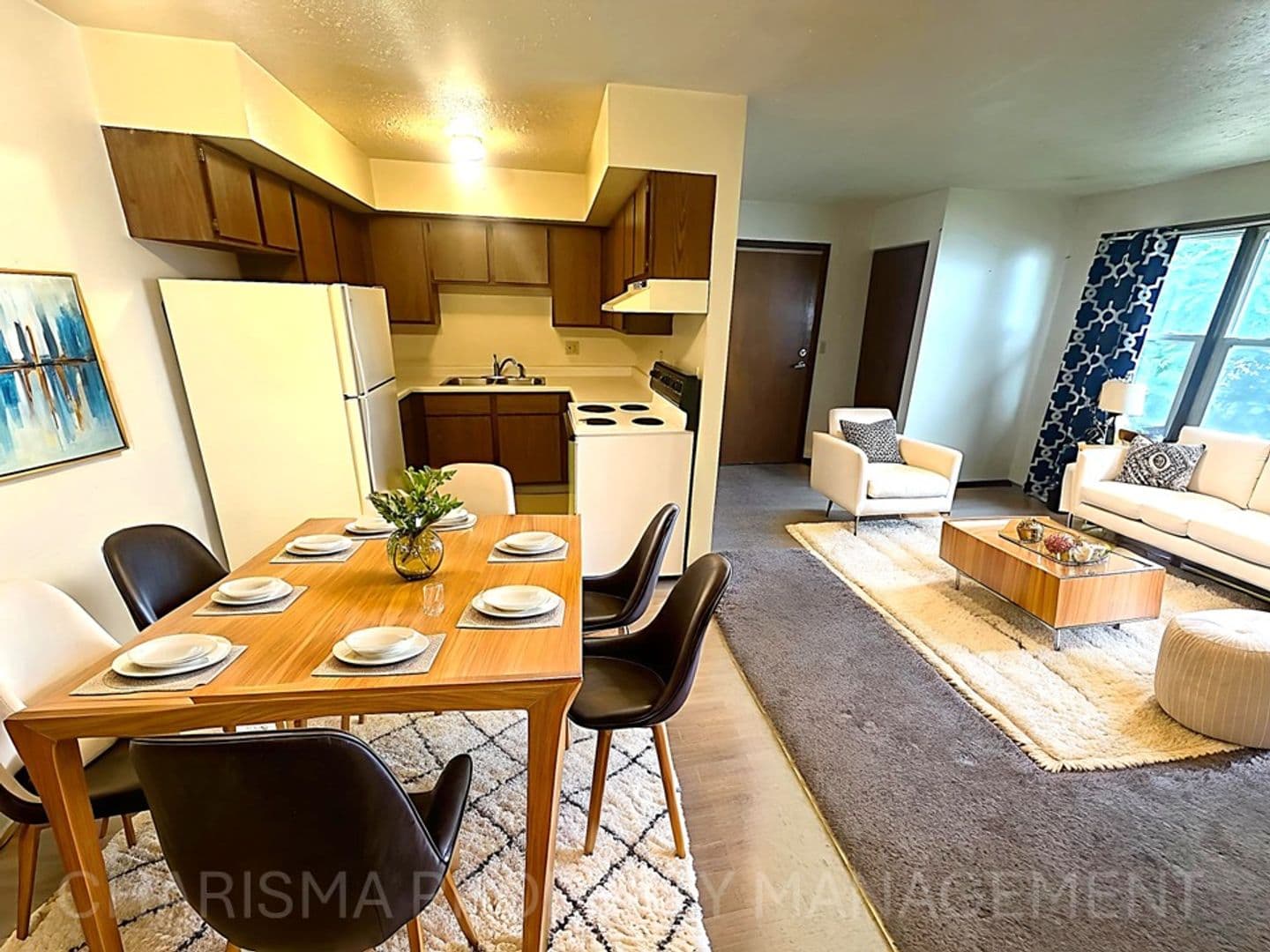 Garretson Apartment: 513 N Main Ave