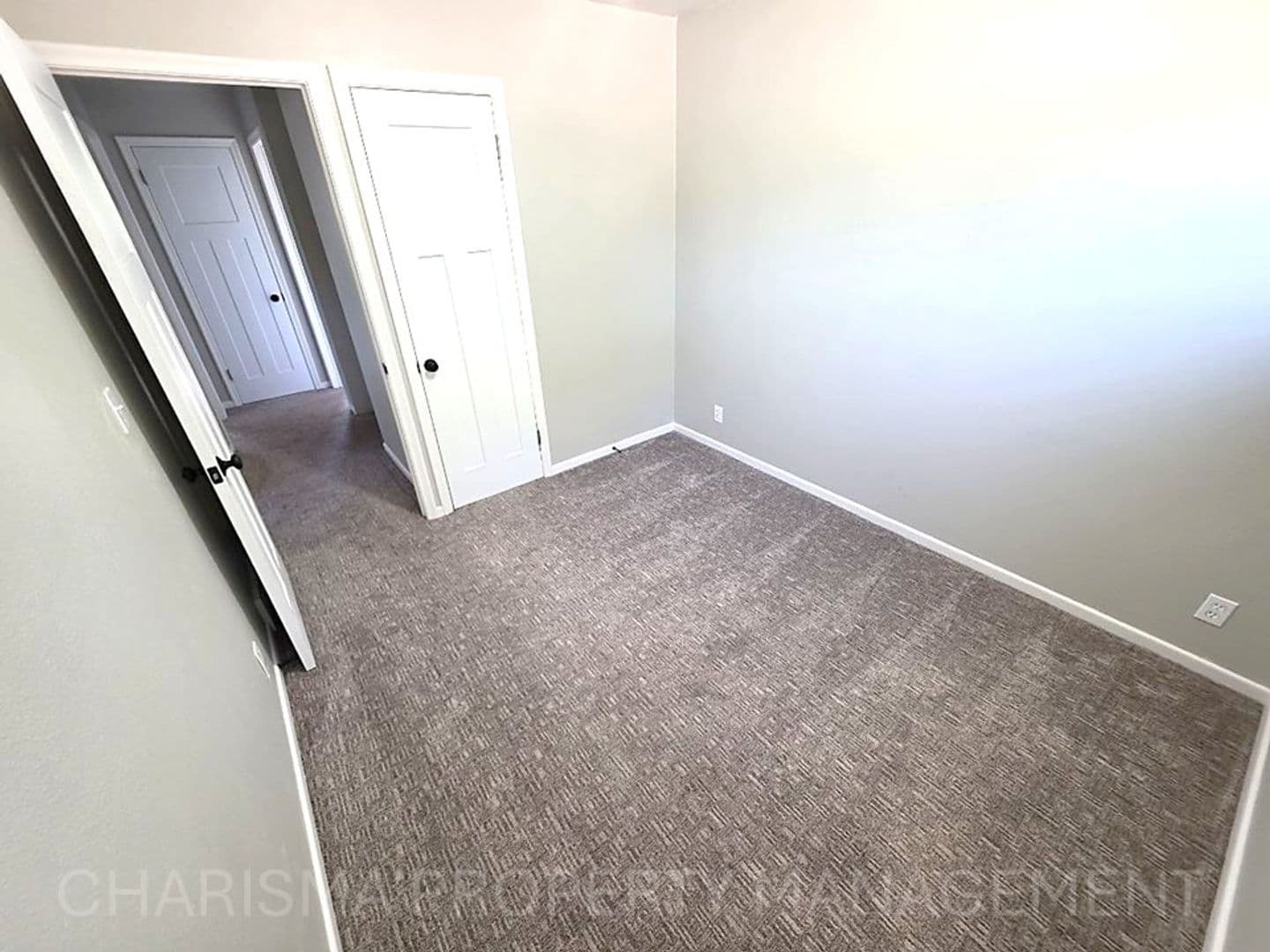 Sioux Falls House: 913 E Pam Street