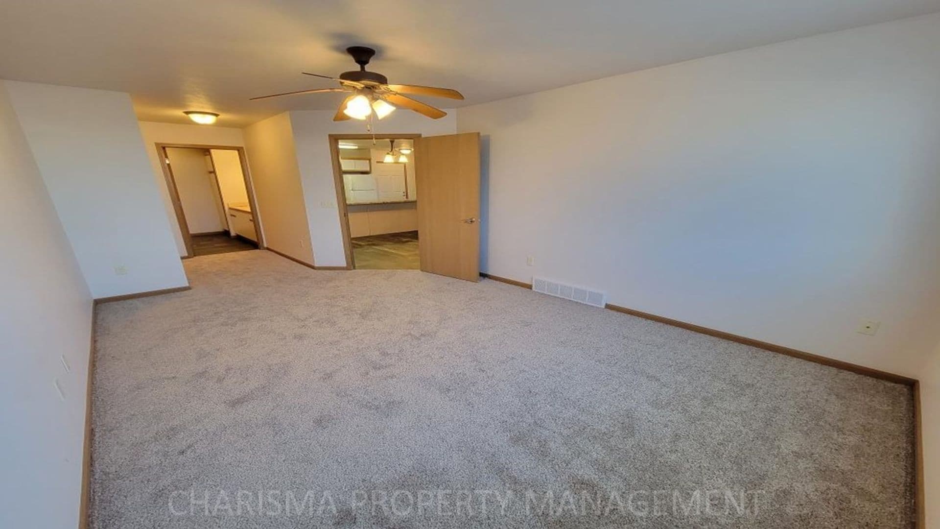 Hartford Apartment: 906 N Western Ave  and 911 N Oaks Ave